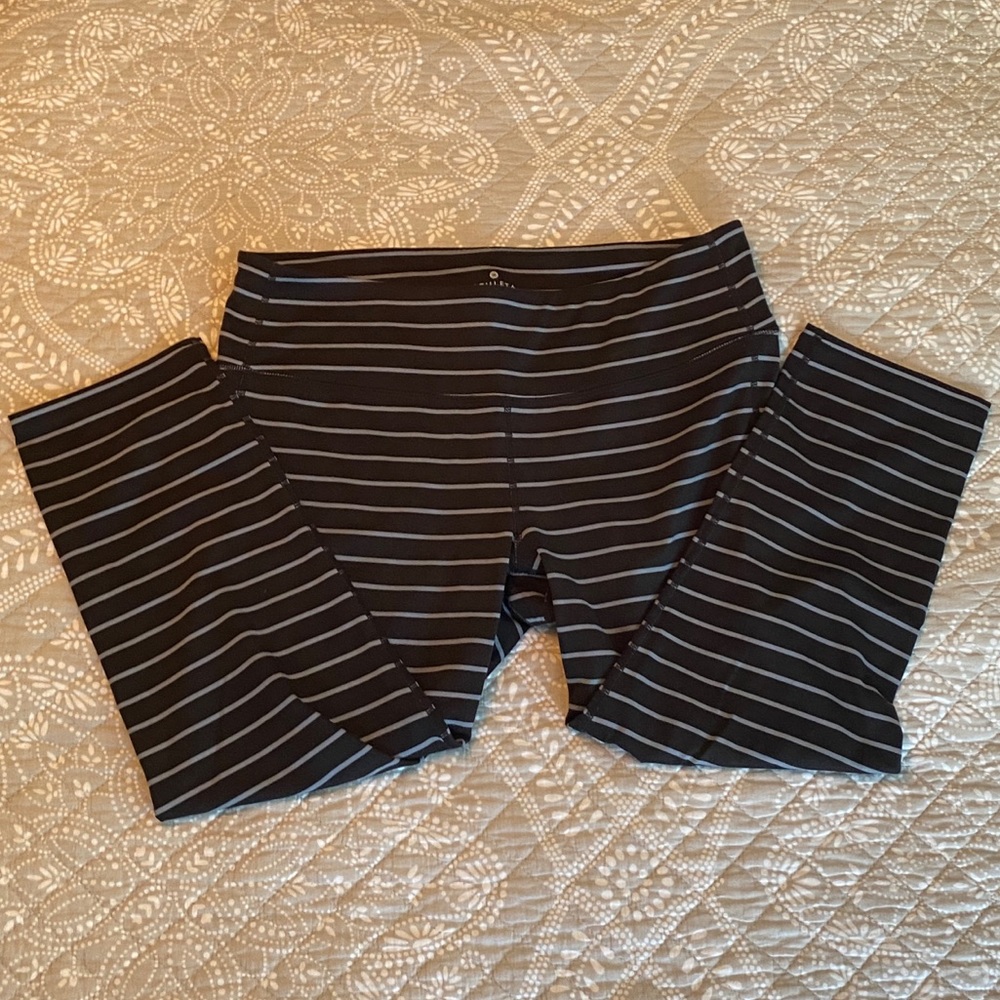 Athleta Size Large Chaturanga Capri - NICE